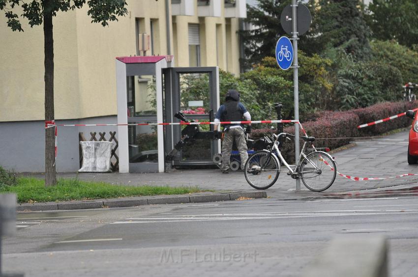 Kofferbombe entschaerft Koeln Graeffstr Subbelratherstr P093.JPG